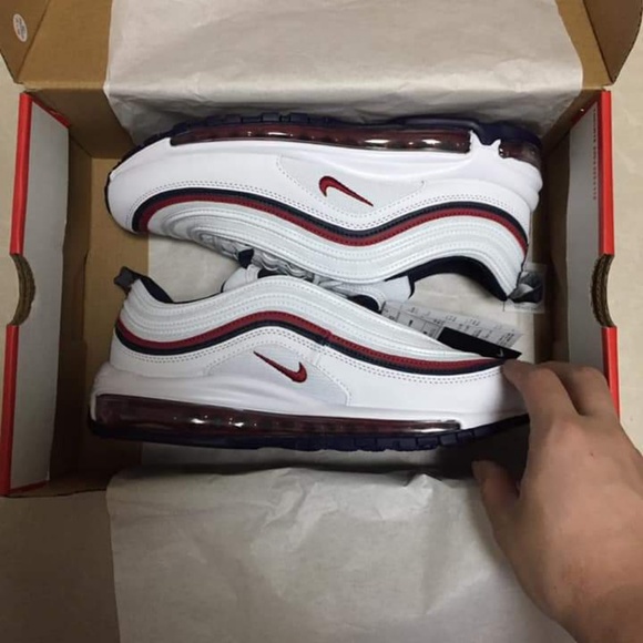 Nike sneakers - Picture 2 of 2